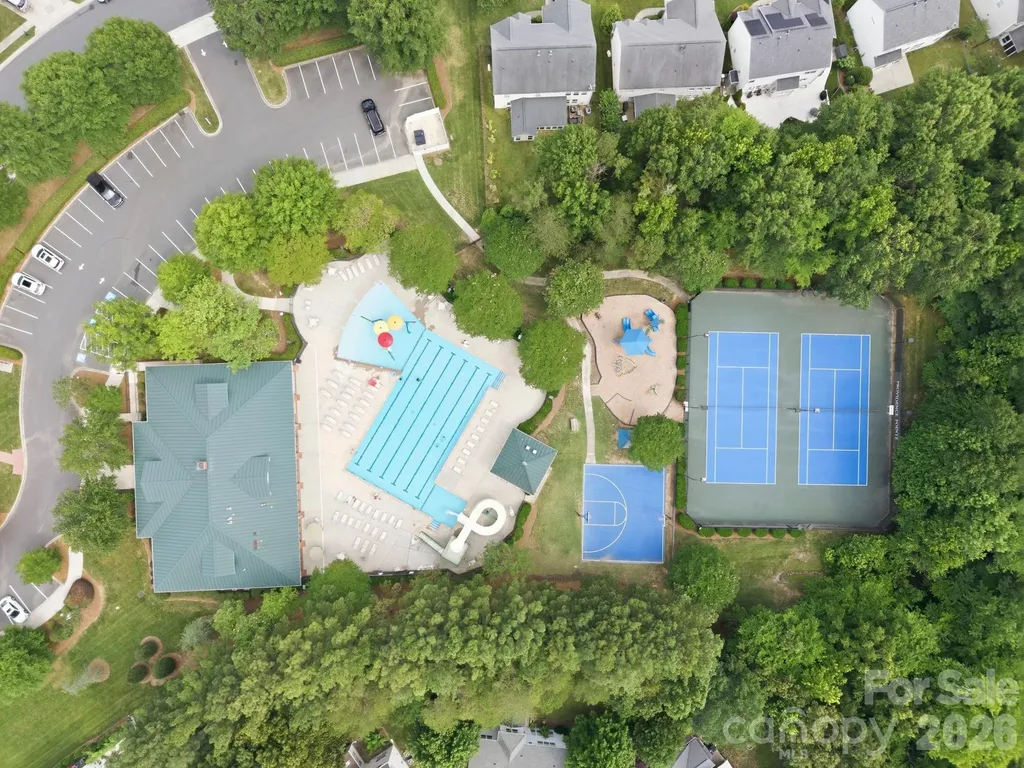 16106 Cloverleaf Court Charlotte NC 28277