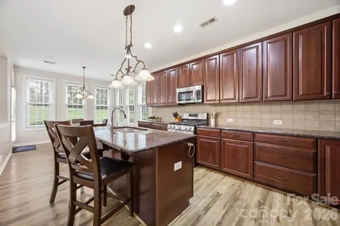16106 Cloverleaf Court Charlotte NC 28277