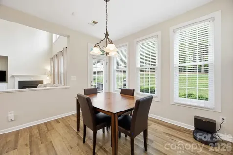 16106 Cloverleaf Court Charlotte NC 28277