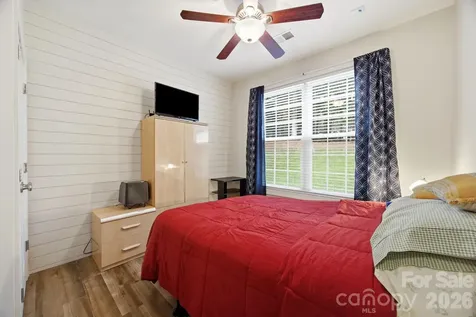 16106 Cloverleaf Court Charlotte NC 28277