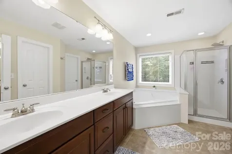16106 Cloverleaf Court Charlotte NC 28277