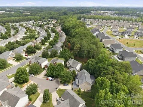 16106 Cloverleaf Court Charlotte NC 28277
