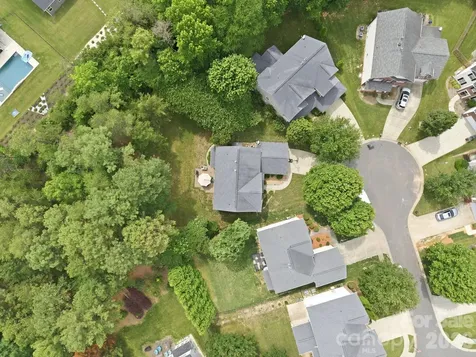 16106 Cloverleaf Court Charlotte NC 28277