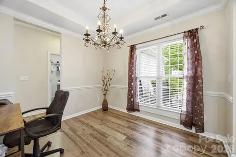 16106 Cloverleaf Court Charlotte NC 28277