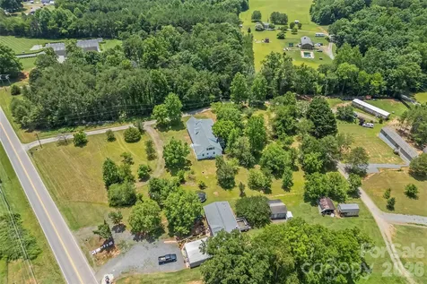 2705 Robinson Road Newton NC 28658