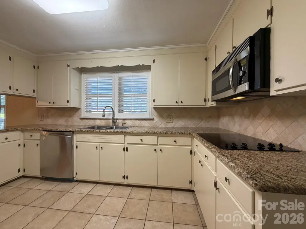 110 1st Street Place SE Conover NC 28613