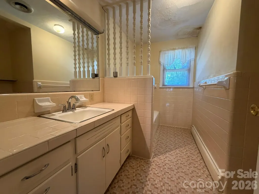 110 1st Street Place SE Conover NC 28613