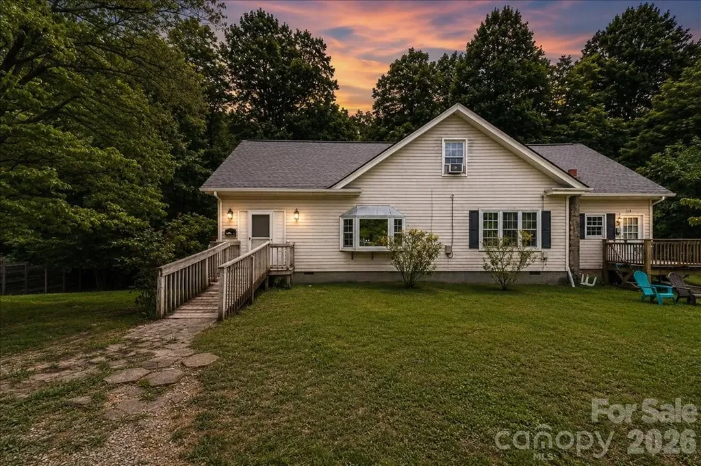 193 Duckworth Avenue Brevard NC 28712