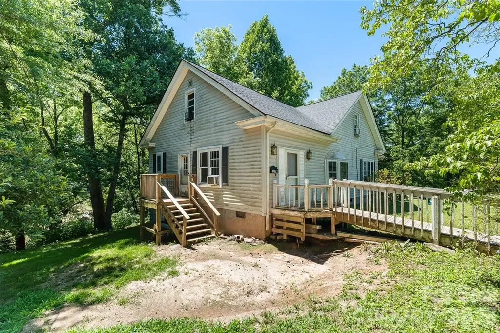 193 Duckworth Avenue Brevard NC 28712
