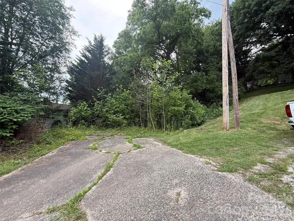 31 Paralee Lane Waynesville NC 28786