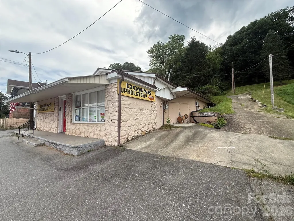 31 Paralee Lane Waynesville NC 28786