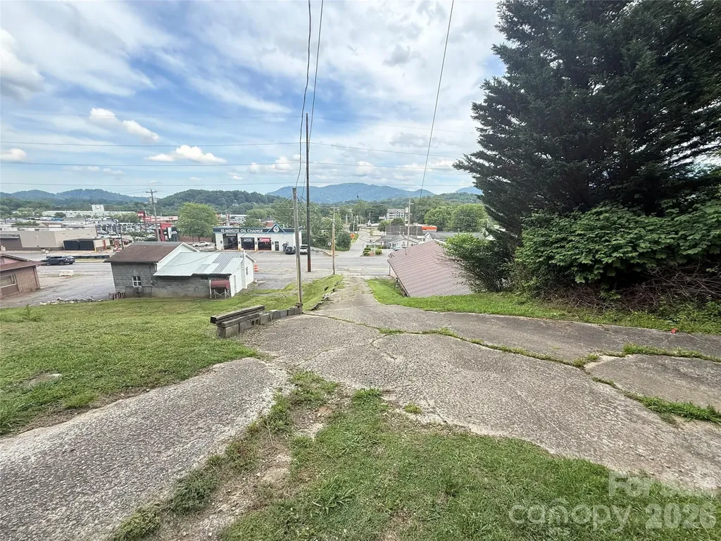 31 Paralee Lane Waynesville NC 28786