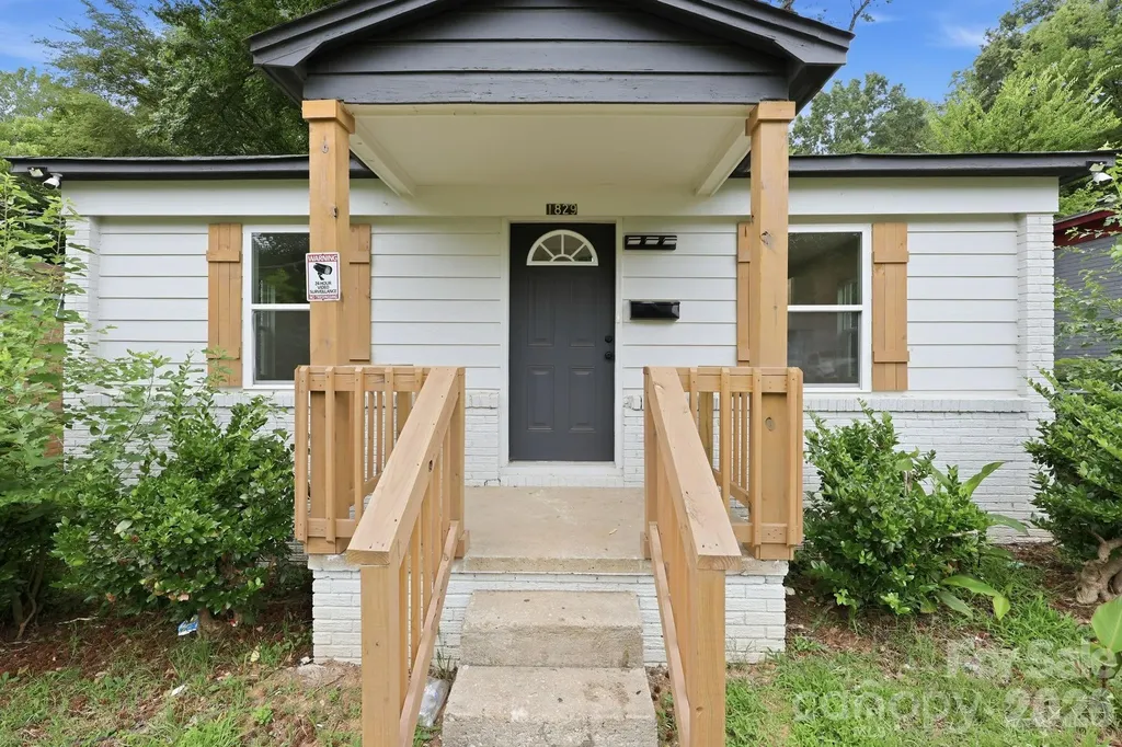 1829 Taylor Avenue Charlotte NC 28216