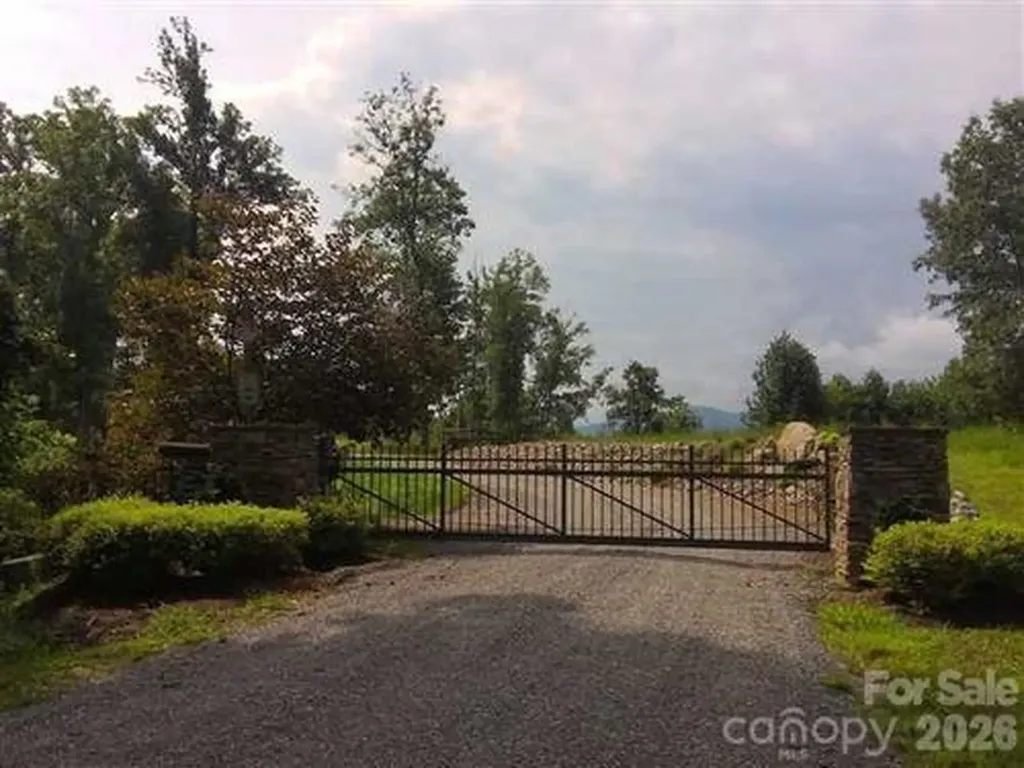 000 High Peak Drive Green Mountain NC 28740