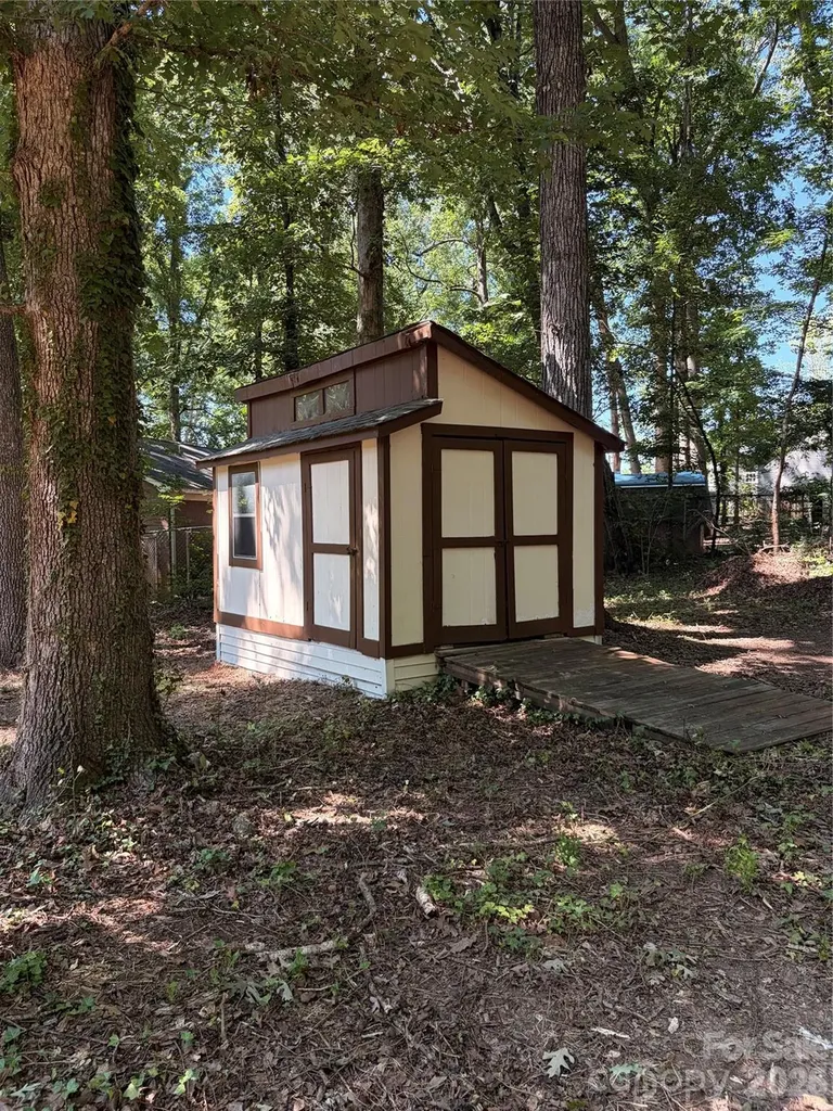 4617 Oakwood Circle Gastonia NC 28056
