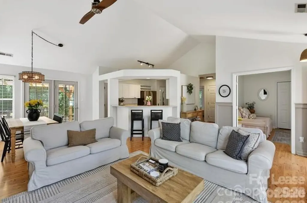 4131 Huntmeadow Drive Charlotte NC 28269