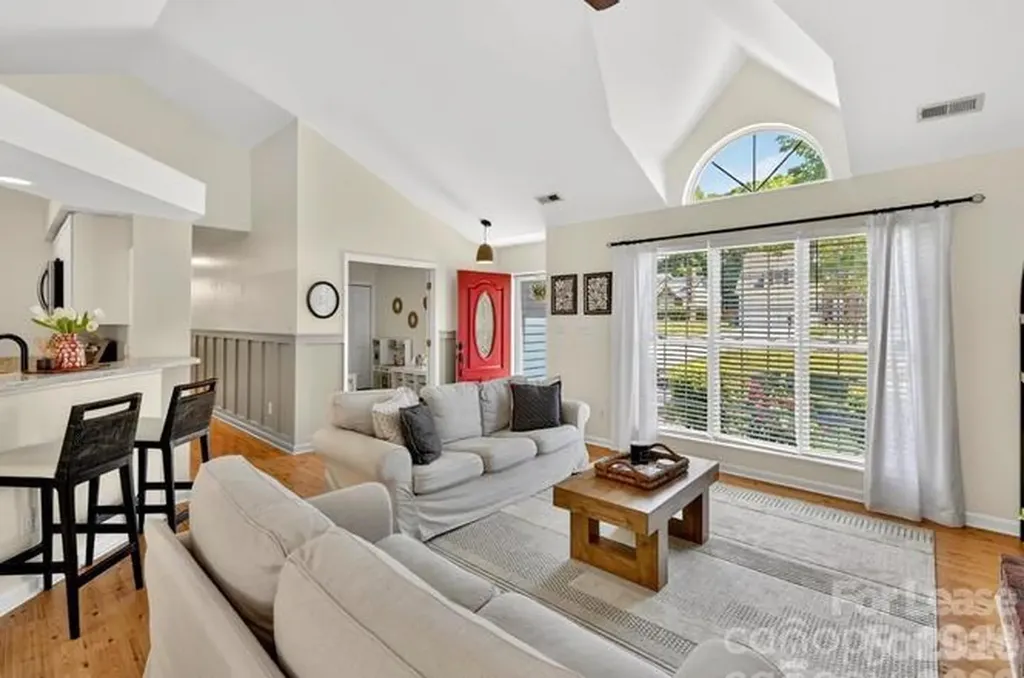 4131 Huntmeadow Drive Charlotte NC 28269