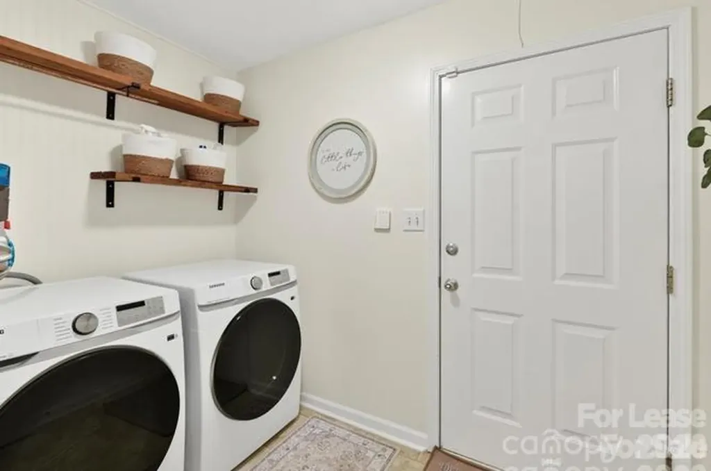 4131 Huntmeadow Drive Charlotte NC 28269