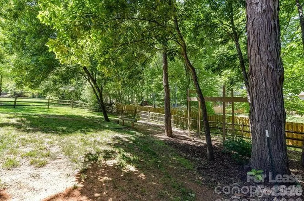 4131 Huntmeadow Drive Charlotte NC 28269