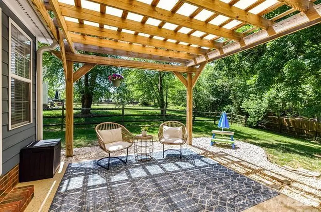 4131 Huntmeadow Drive Charlotte NC 28269