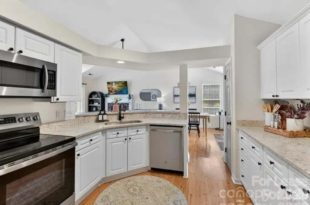 4131 Huntmeadow Drive Charlotte NC 28269