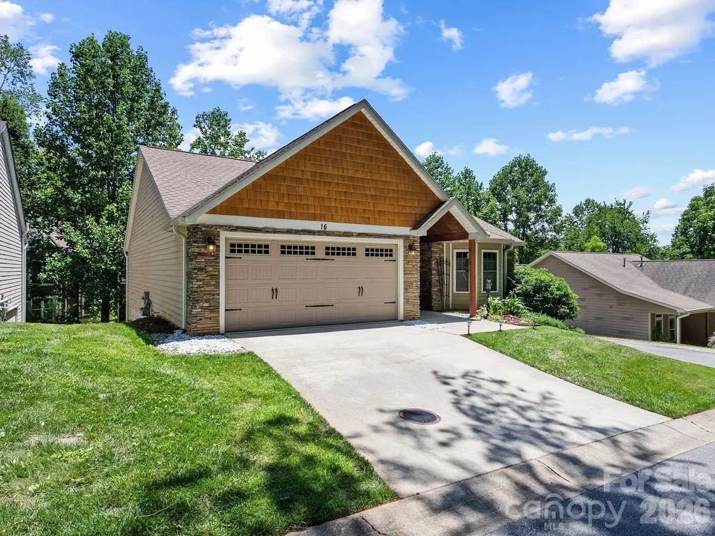 16 Jennlynn Drive Arden NC 28704