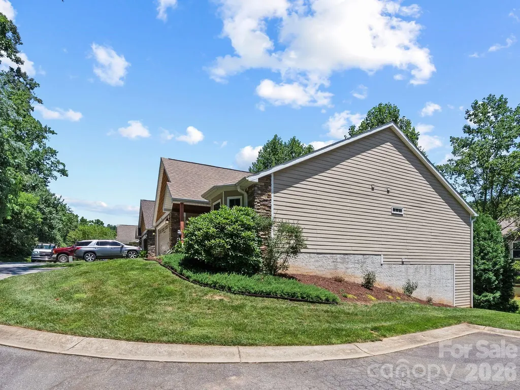 16 Jennlynn Drive Arden NC 28704