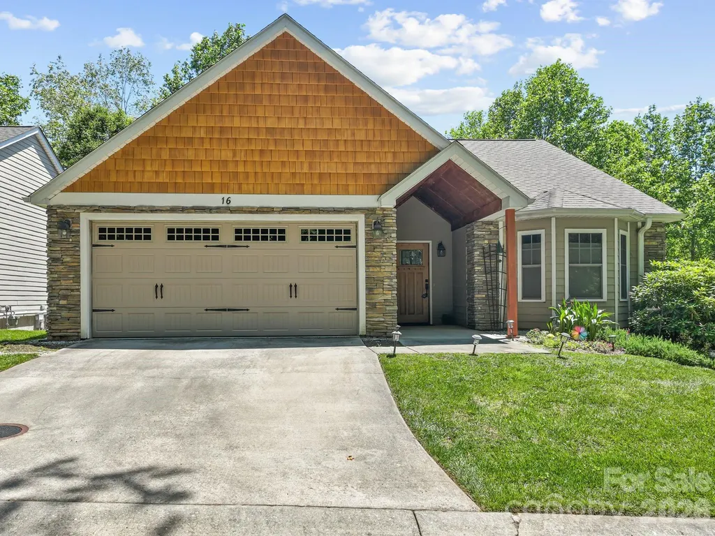 16 Jennlynn Drive Arden NC 28704