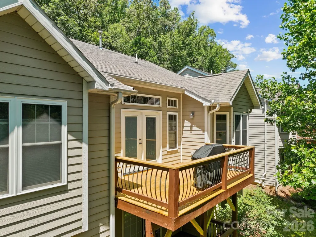 16 Jennlynn Drive Arden NC 28704
