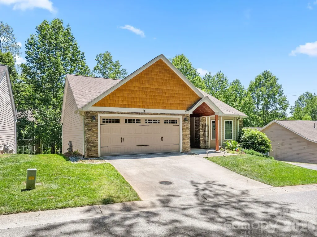 16 Jennlynn Drive Arden NC 28704