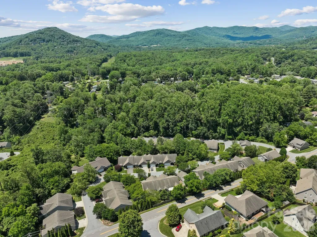 16 Jennlynn Drive Arden NC 28704