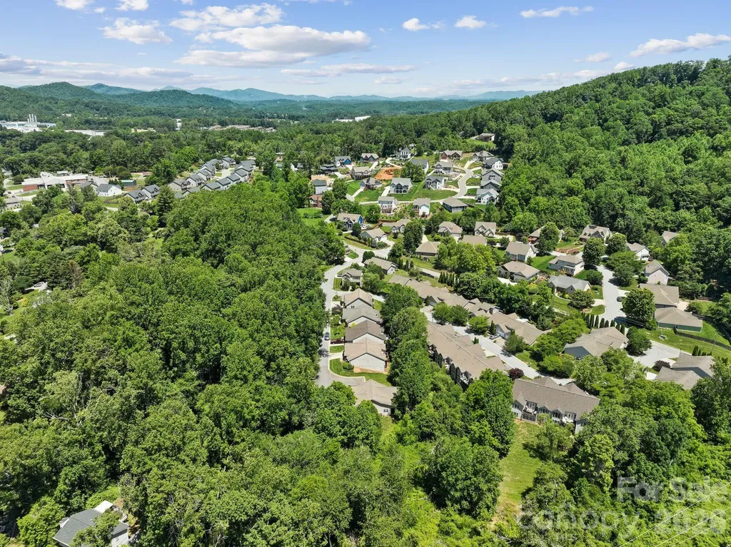16 Jennlynn Drive Arden NC 28704