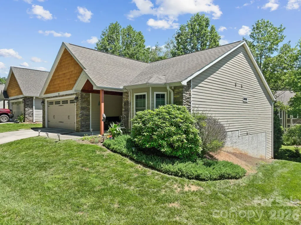 16 Jennlynn Drive Arden NC 28704
