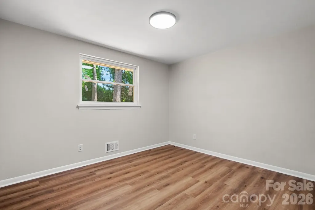 965 23rd Avenue NE Hickory NC 28601