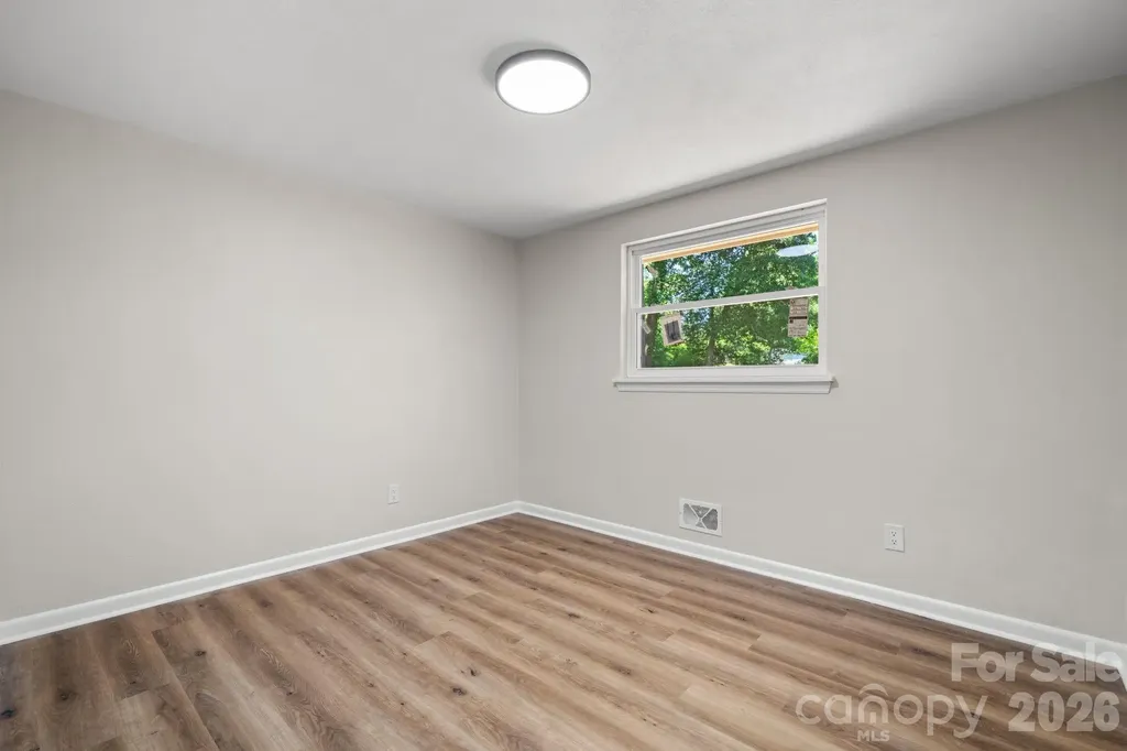 965 23rd Avenue NE Hickory NC 28601