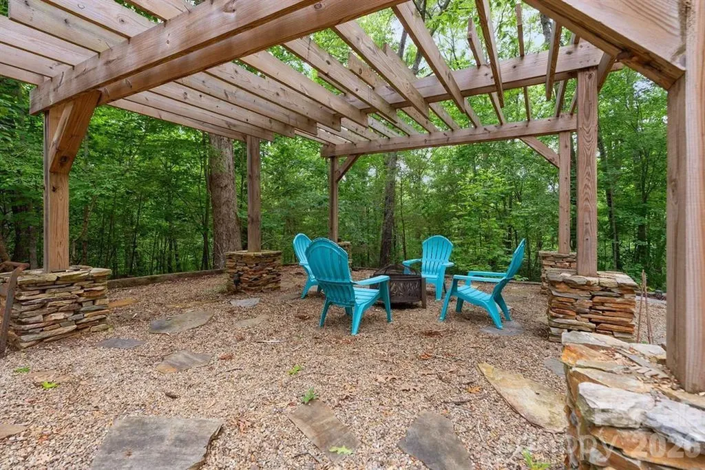 175 Green Hills Road Mill Spring NC 28756