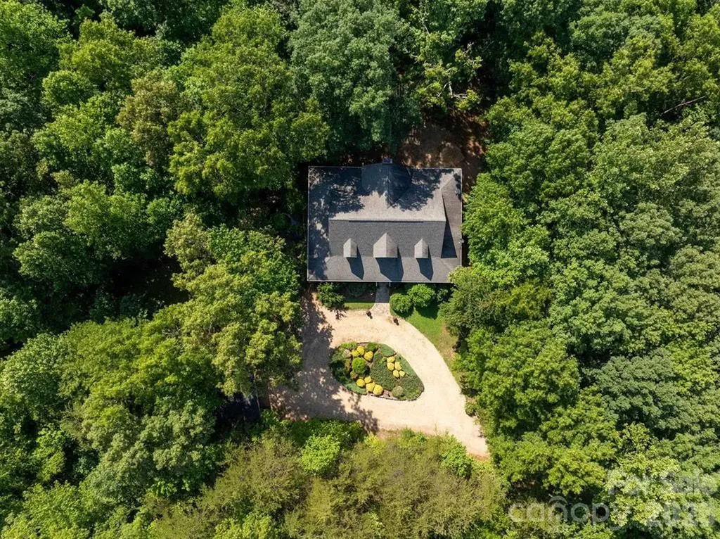 175 Green Hills Road Mill Spring NC 28756