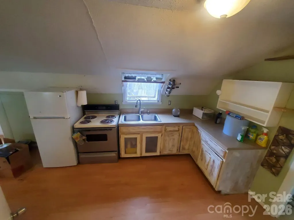 1480 Davis Mountain Road Hendersonville NC 28739