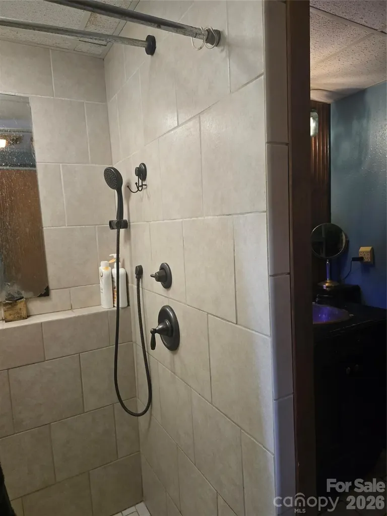 1480 Davis Mountain Road Hendersonville NC 28739