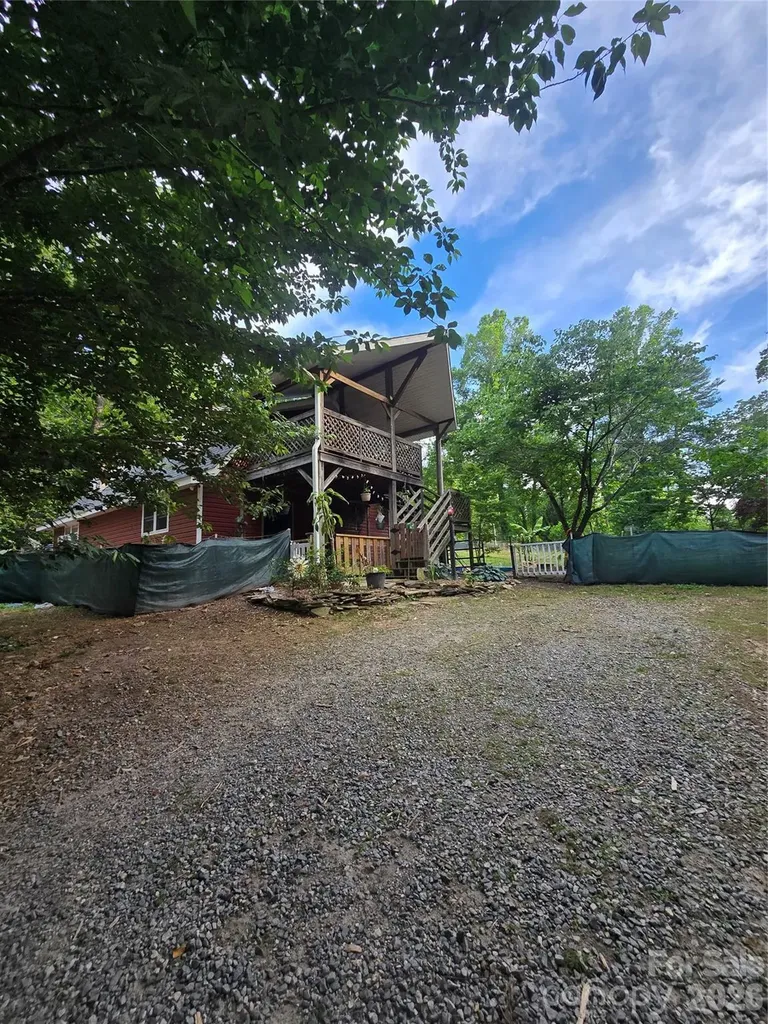 1480 Davis Mountain Road Hendersonville NC 28739