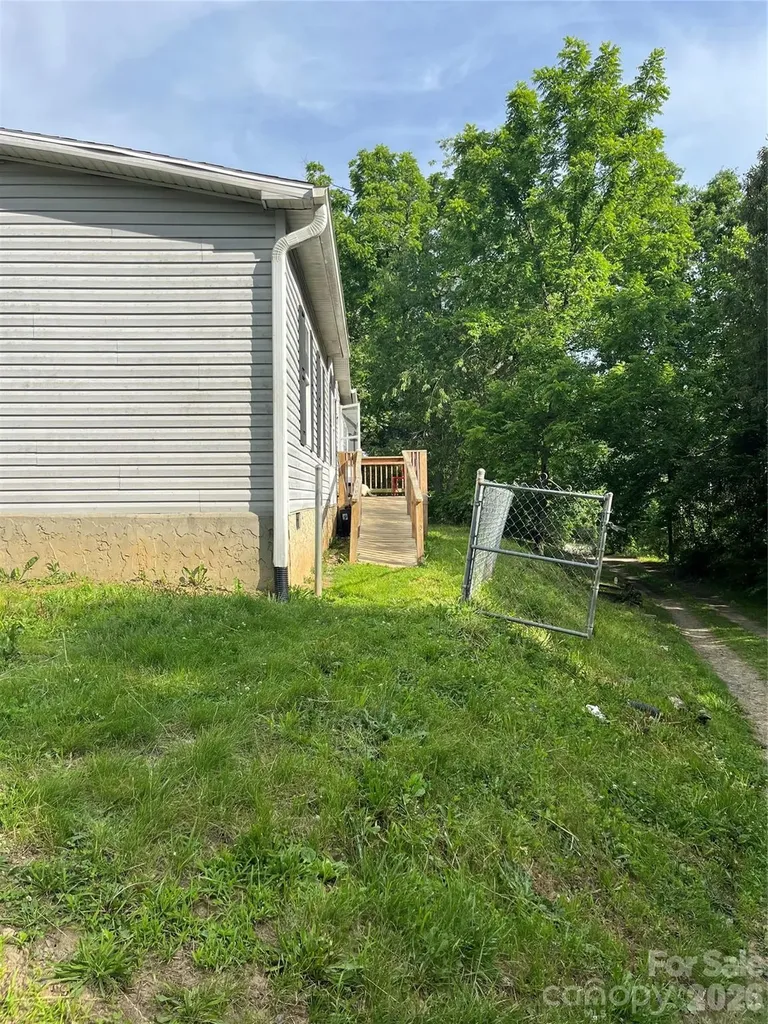6 John Hazel Drive Swannanoa NC 28778