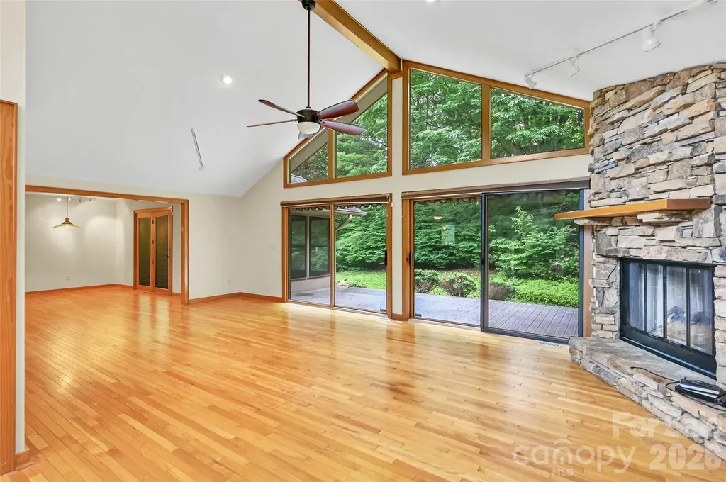 300 Ethan Pond Way Hendersonville NC 28791