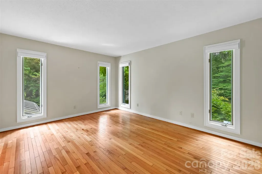 300 Ethan Pond Way Hendersonville NC 28791