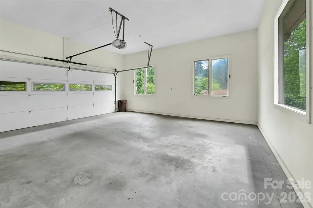 300 Ethan Pond Way Hendersonville NC 28791