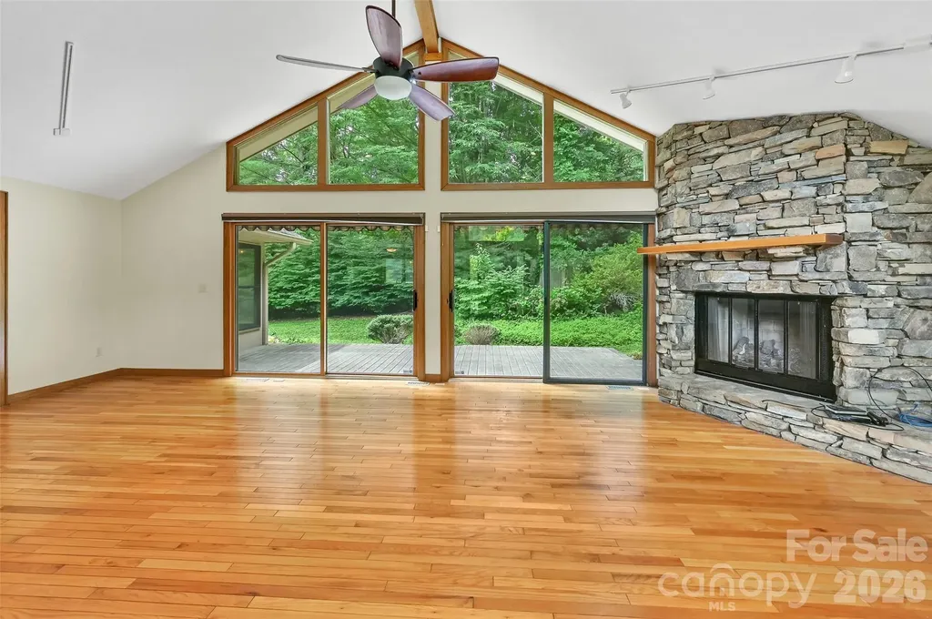300 Ethan Pond Way Hendersonville NC 28791
