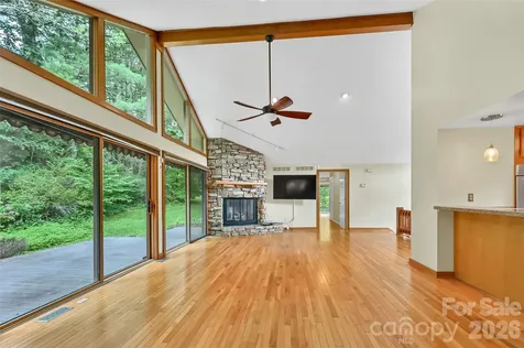 300 Ethan Pond Way Hendersonville NC 28791