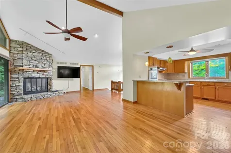 300 Ethan Pond Way Hendersonville NC 28791