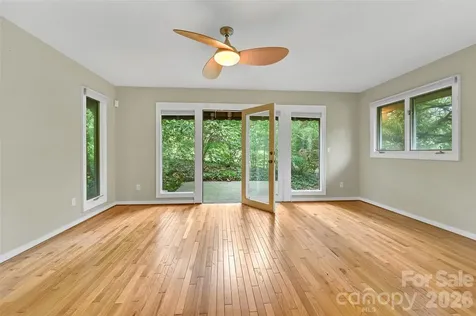 300 Ethan Pond Way Hendersonville NC 28791
