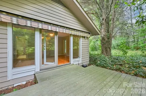 300 Ethan Pond Way Hendersonville NC 28791