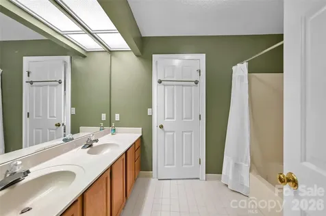 300 Ethan Pond Way Hendersonville NC 28791
